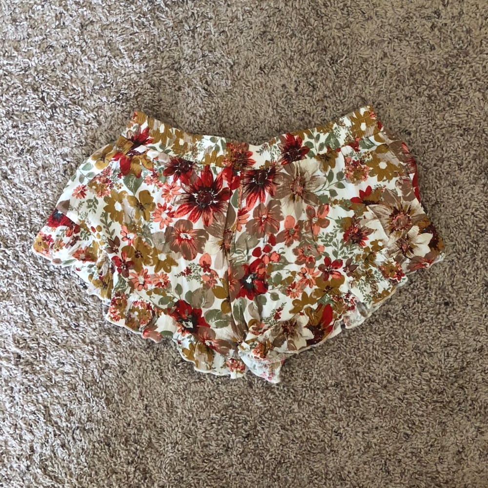 Flowery Ruffle Shorts Size Small - Picture 8 of 8
